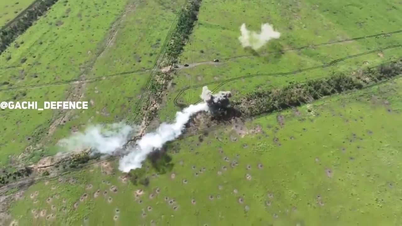 Thế giới - Su-34 Nga không kích chính xác, phá hủy sở chỉ huy của Ukraine ở hướng Kupyansk (Hình 2).