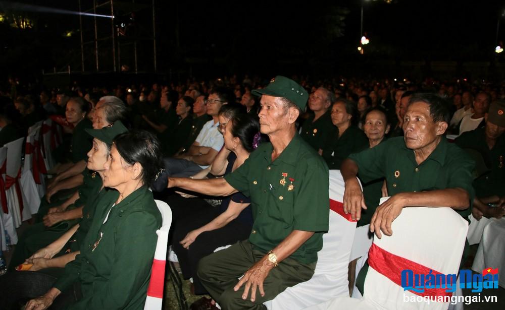 Chương trình nghệ thuật để lại nhiều cảm xúc sâu lắng với người người xem.