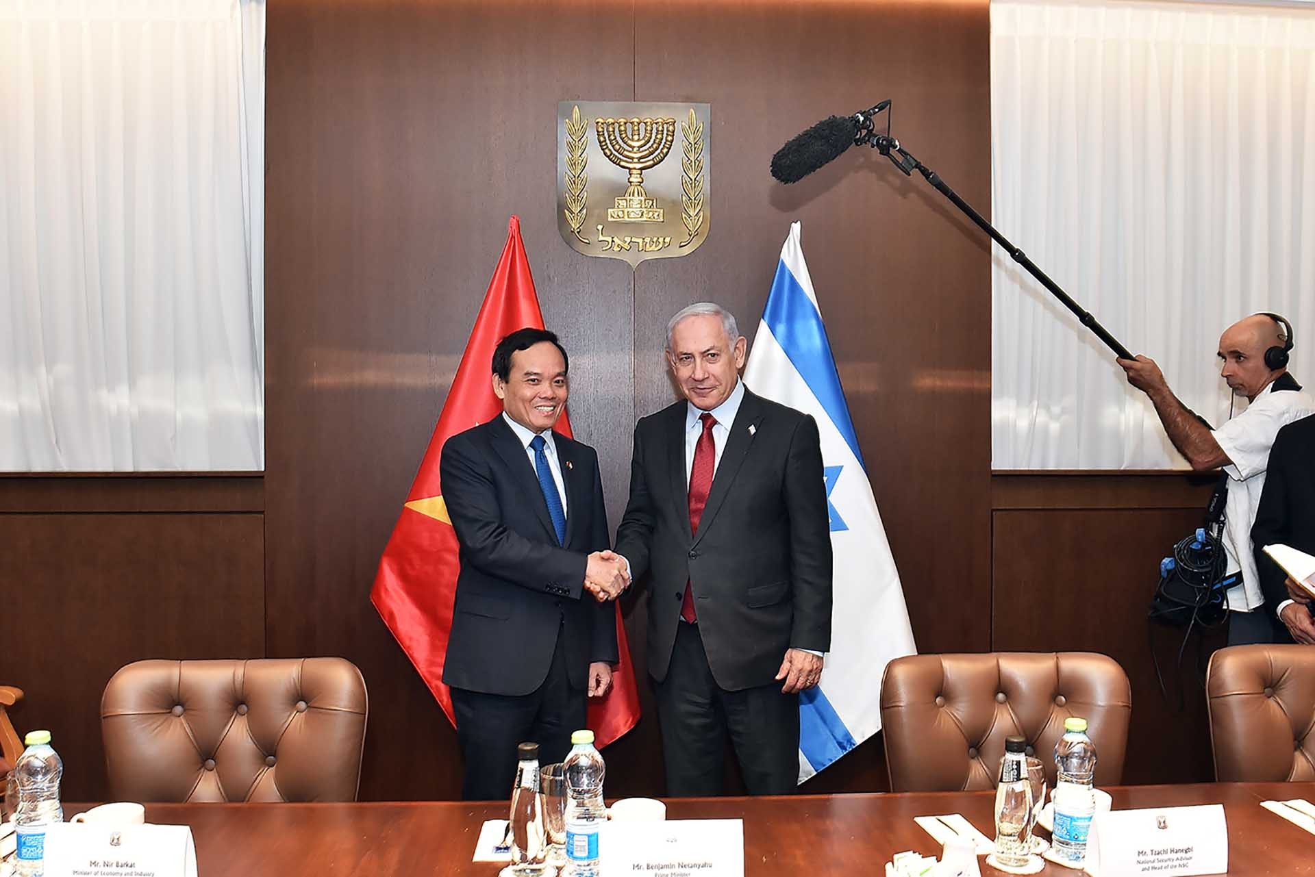 Phó Thủ tướng Chính phủ Trần Lưu Quang và Thủ tướng Israel Benjamin Netanyahu. (Nguồn: VGP)