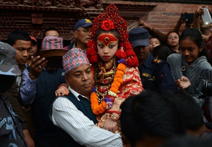 Một nữ thần đồng trinh ở Nepal. Ảnh: AFP