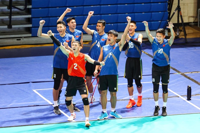 Đội tuyển bóng chuyền nam Việt Nam đang đứng vị trí 56 trên bảng thứ bậc FIVB. Ảnh: AVC