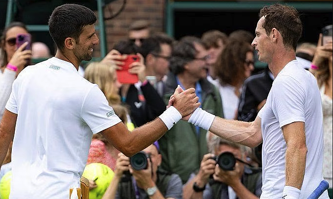 Djokovic và Murray tập luyện cùng nhau trước Wimbledon 2023. Ảnh: Alamy