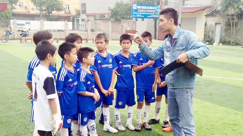 Bắc Giang, Doanh nhân, đam mê bóng đá, đào tạo cầu thủ bóng đá chuyên nghiệp, huấn luyện, cầu thủ,  Trung tâm Đào tạo bóng đá trẻ, lan tỏa tinh thần thể thao