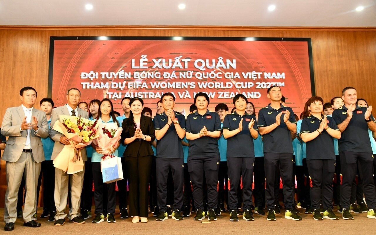 Đội tuyển nữ việt nam nhận thêm quà khủng trong ngày xuất quân world cup