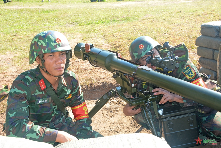 Đội Binh chủng làm công tác chuẩn bị thi đấu.