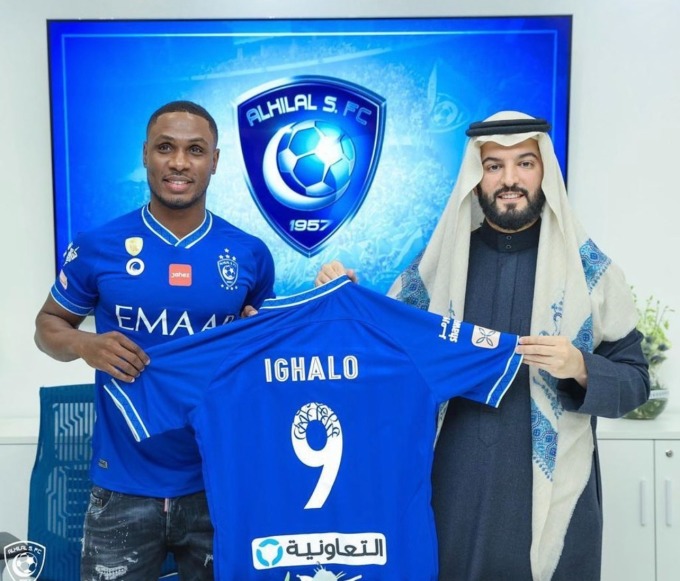 Ighalo trong lễ ra mắt cùng Al Hilal hè 2022. Ảnh: Al Hilal