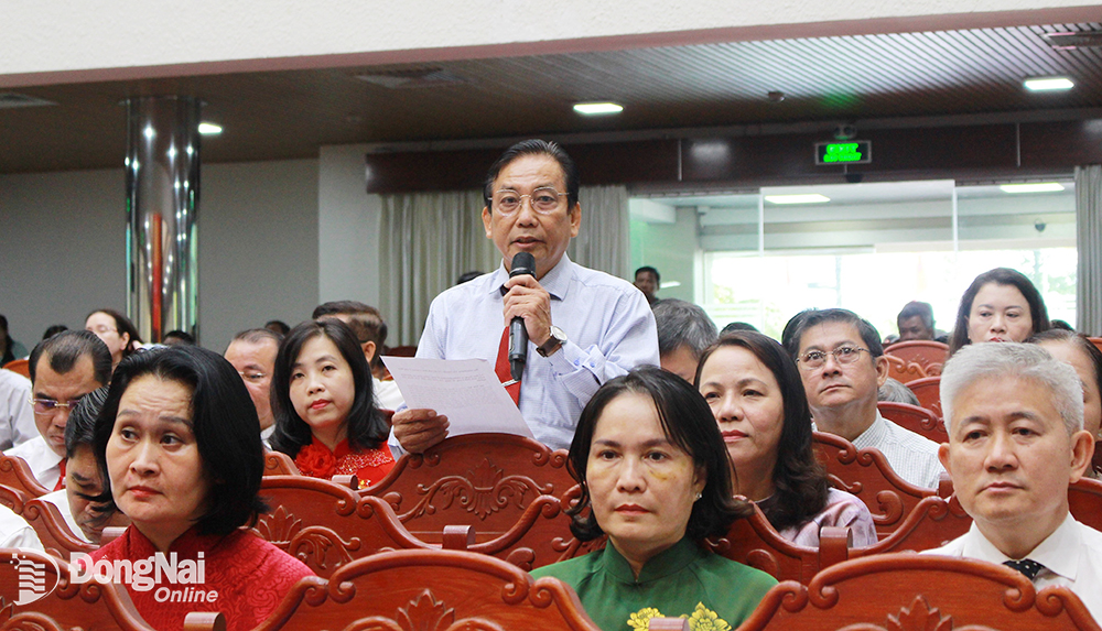 Đại biểu Phùng Văn Thanh chất vấn về công tác quản lý, kiểm soát tình trạng sử dụng trái phép các chất kích thích, chất gây nghiện trên địa bàn tỉnh