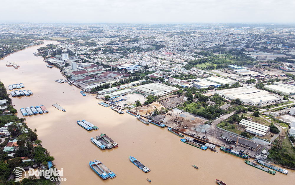 Hiện nay, UBND tỉnh đang xây dựng và hoàn thiện kế hoạch đầu tư phát triển vận tải hành khách đường thủy nội địa trên địa bàn Đồng Nai giai đoạn 2021-2025. Ảnh: P.Tùng