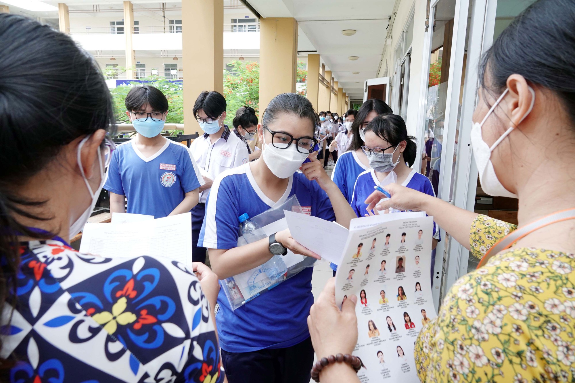 Xét tuyển thi tốt nghiệp THPT: Những ngành học điểm chuẩn rất cao - Ảnh 1.