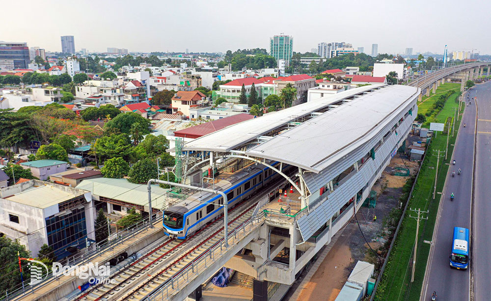 Đường sắt Thủ Thiêm - Long Thành có chức năng vận chuyển hành khách như một tuyến đường sắt đô thị, kết nối liên vùng. Trong ảnh: Tuyến đường sắt đô thị số 1. Ảnh: CTV