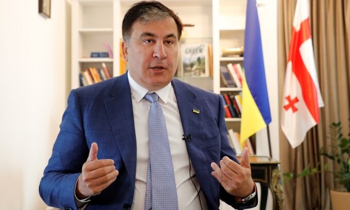 Cựu tổng thống Gruzia Mikheil Saakashvili trả lời một cuộc phỏng vấn tại nhà riêng ở ngoại ô thủ đô Kiev, Ukraine, hồi năm 2020. Ảnh: Reuters