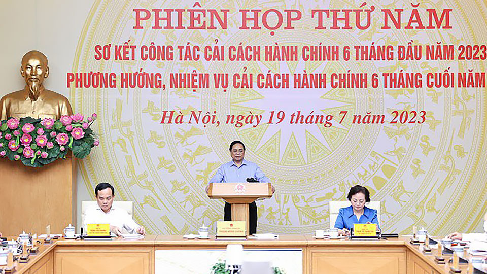 Thủ tướng Chính phủ Phạm Minh Chính chủ trì phiên họp.