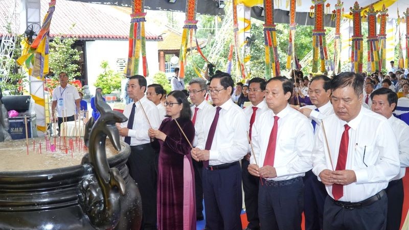 Tưởng niệm các anh hùng liệt sĩ chiến sĩ cách mạng đồng bào yêu nước đã hy sinh tại Côn Đảo