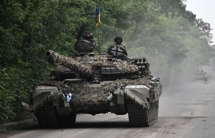 Xe tăng của quân đội Ukraine hoạt động ở vùng Donetsk. (Ảnh: Getty Images)