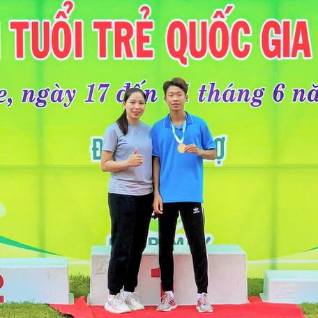 VĐV Huỳnh Thanh Tâm xuất sắc giành tấm HCV ở nội dung nhảy xa.