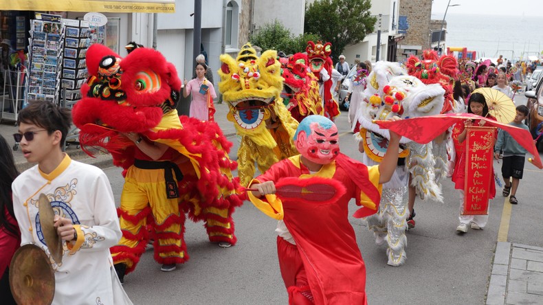 Festival Vietnam tại thành phố biển Larmor-Plage ảnh 2