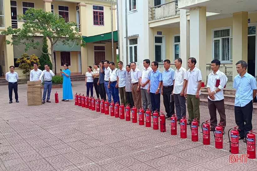 Hương Sơn lan tỏa thông điệp “Nhà tôi có bình chữa cháy”