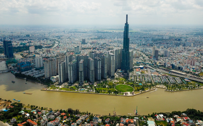 Một góc TP HCM nhìn từ trên cao với điểm nhấn là tòa nhà Landmark 81 cao nhất Việt Nam. Ảnh: Quỳnh Trần