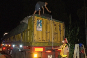 Tổng kiểm soát xe ô tô kinh doanh vận tải hành khách và hàng hóa bằng container