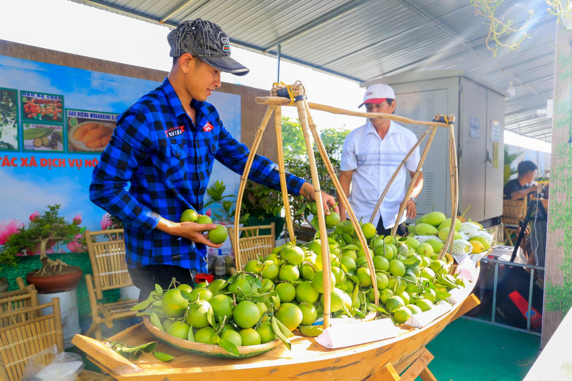 Rộn rã khai mạc không gian “Trên bến dưới thuyền” - Ảnh 11.