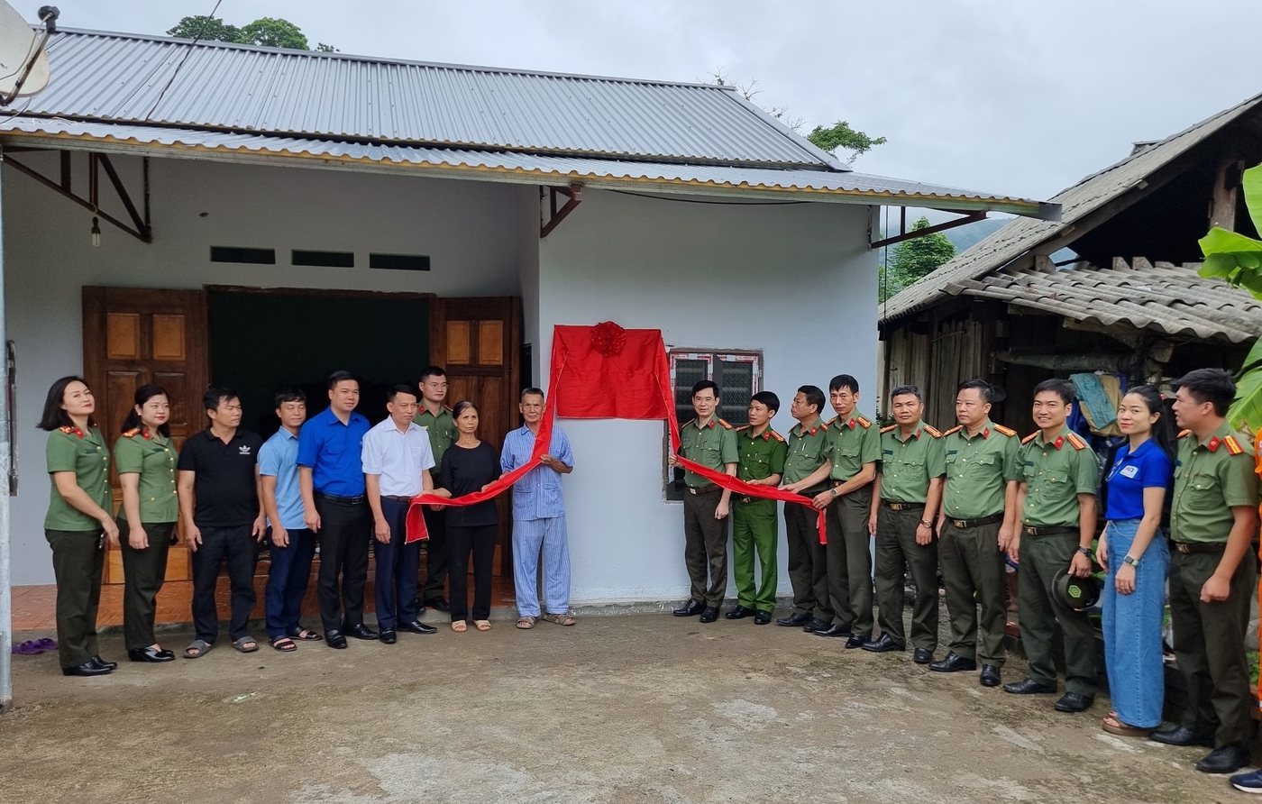 Nhiều công trình, phần việc ý nghĩa trong Chiến dịch "Thanh niên Công an tình nguyện" hè tại xã Quảng Chu ảnh 3