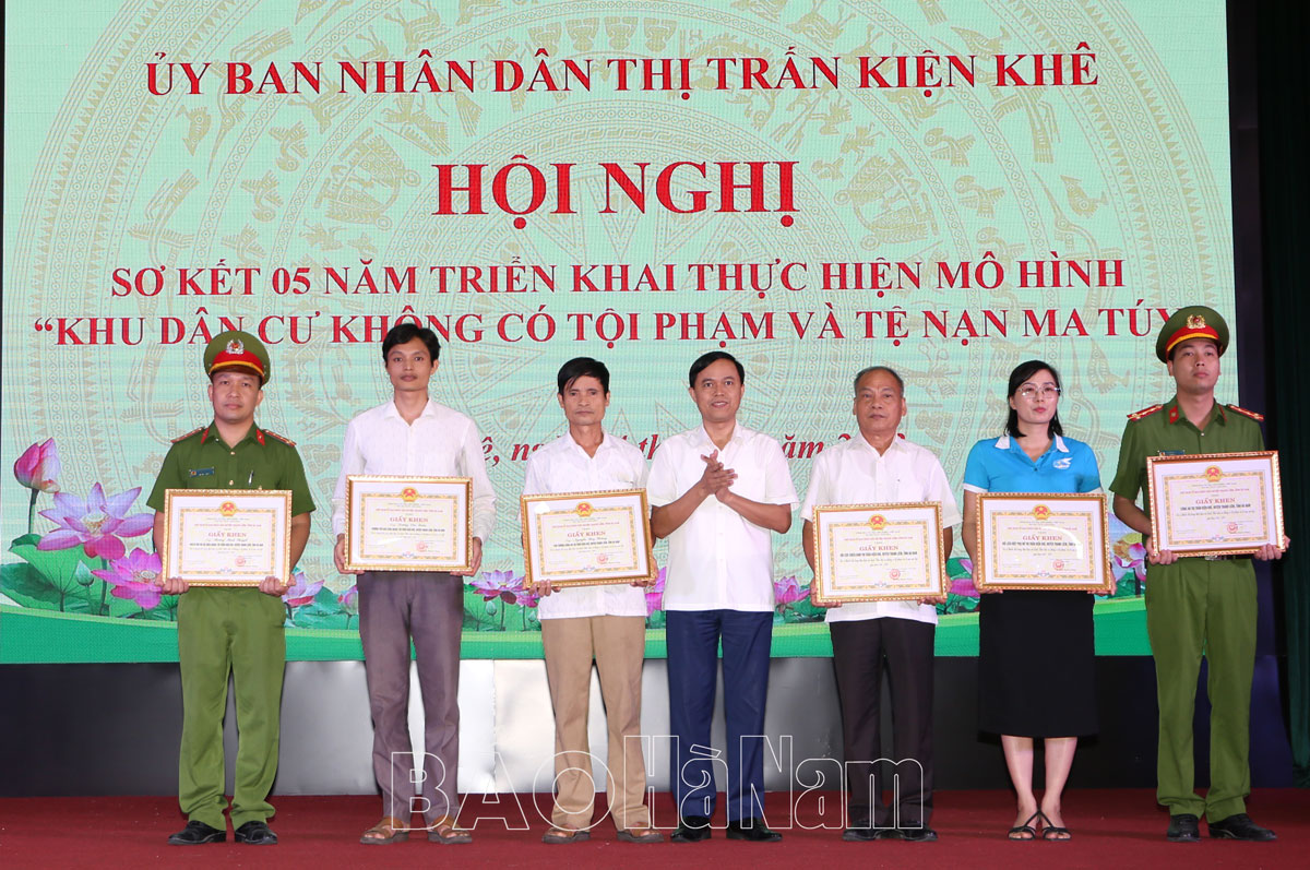 Thị trấn Kiện Khê sơ kết 5 năm thực hiện mô hình “Khu dân cư không có tội phạm và tệ nạn ma túy”