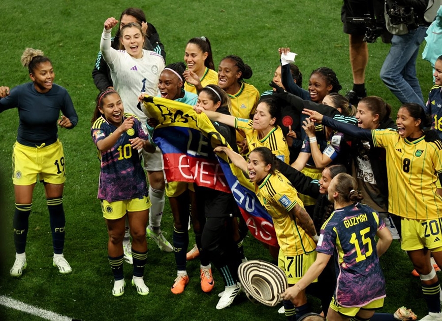 Niềm vui của các cầu thủ nữ Colombia khi giành quyền vào tứ kết World Cup nữ 2023. Ảnh: Getty 