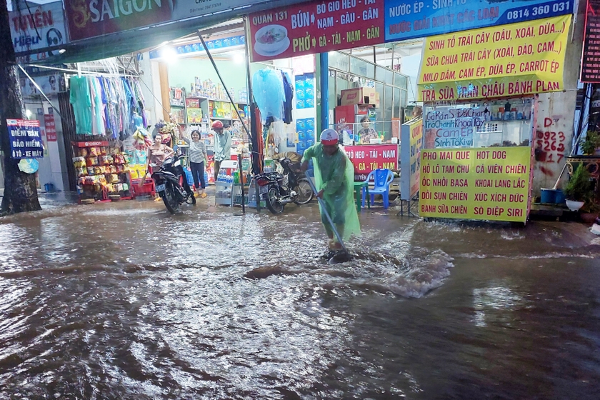 “Đau đầu” với bài toán chống ngập cục bộ ở Pleiku ảnh 4