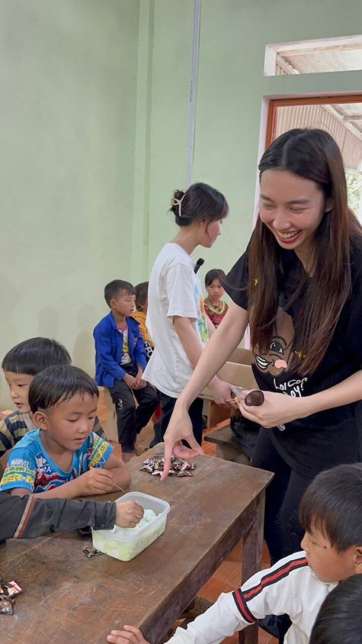 Thùy Tiên gặp tai nạn khi đi từ thiện với Quang Linh: Tình hình giờ ra sao? 3