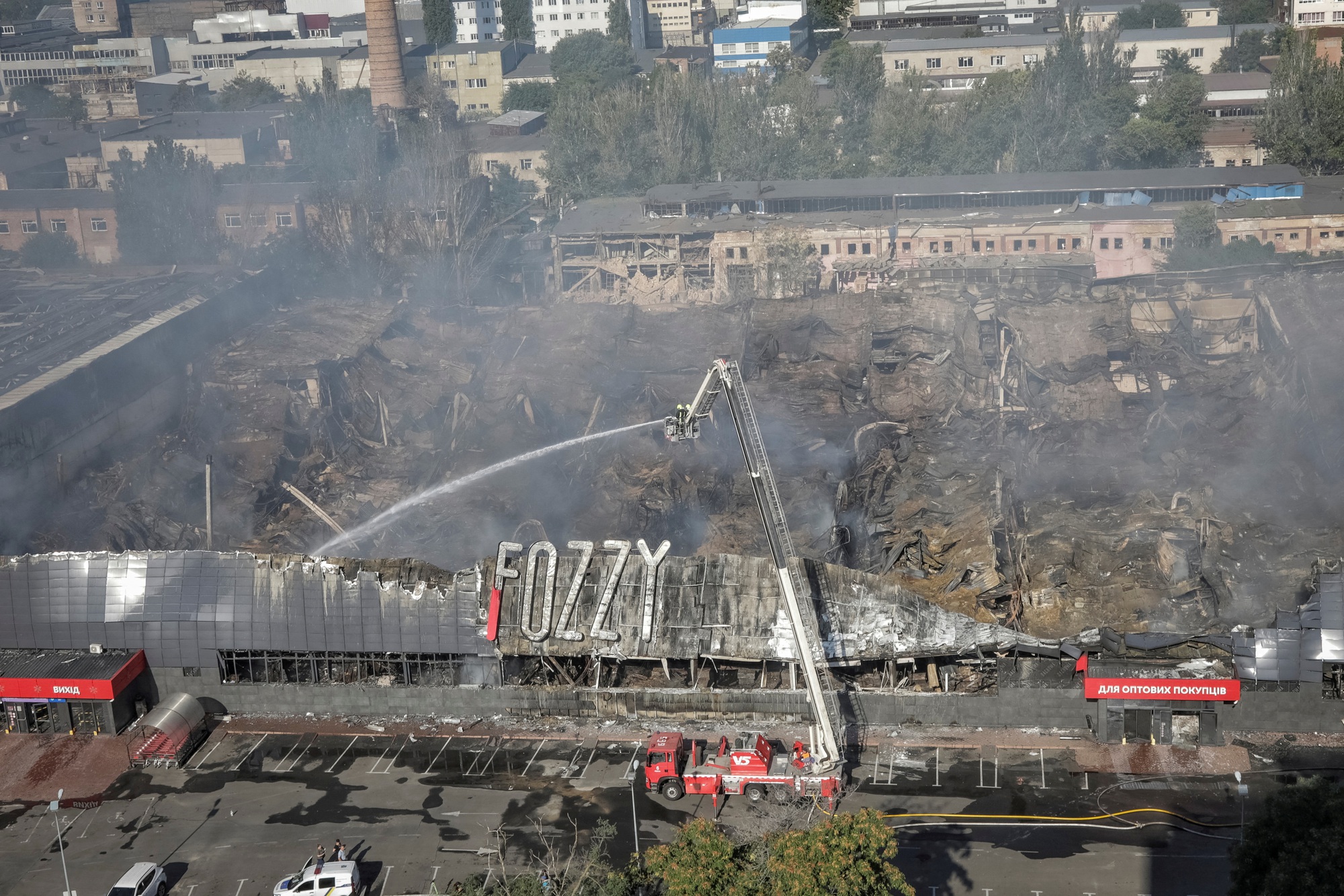 Chiến sự ngày 537: Tổng thống Ukraine ra tiền tuyến, Nga phá xưởng đóng tàu - Ảnh 2.