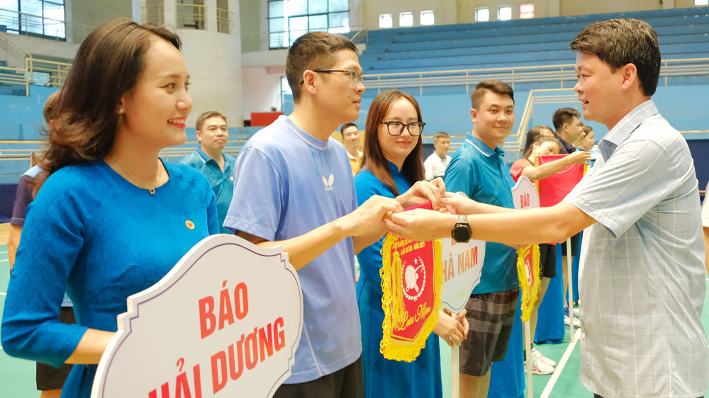 giai bong ban bao dang cac tinh thanh pho phia bac lan thu xix quy tu gan 50 van dong vien hinh 2