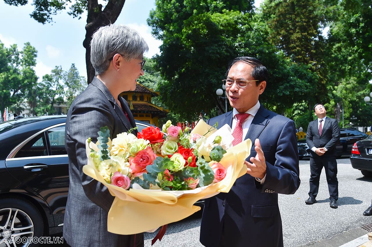 Bộ trưởng Ngoại giao Bùi Thanh Sơn đón, họp song phương với Bộ trưởng Ngoại giao Australia Penny Wong