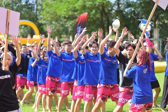 Hoạt động team building ngoài trời sau lễ khai giảng