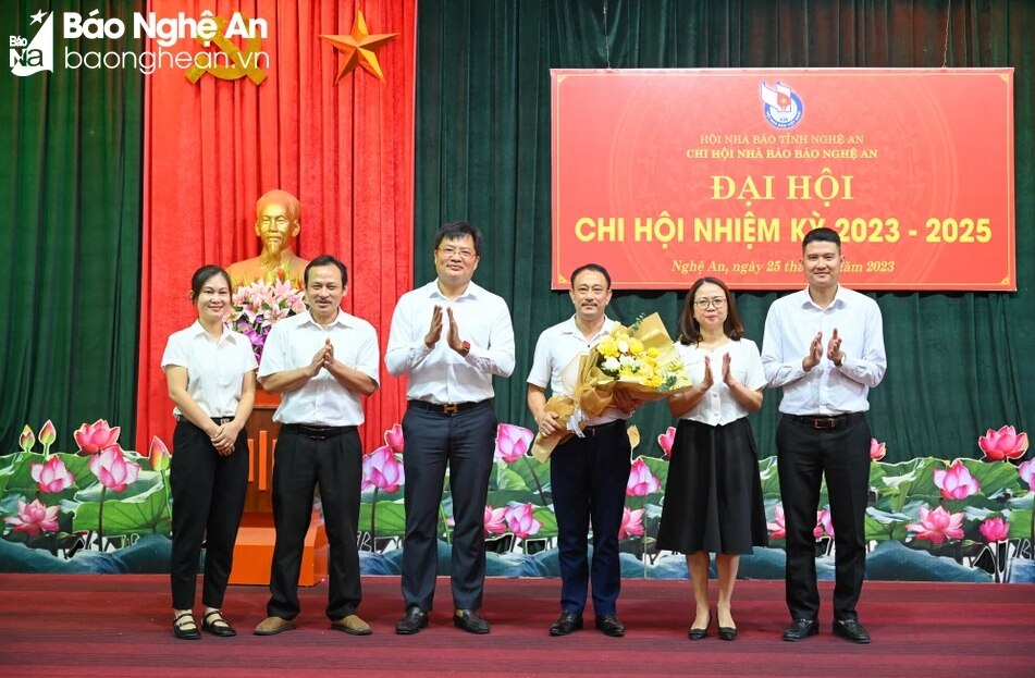 chi hoi nha bao bao nghe an tich cuc trong hoat dong hoi co nhieu dong gop trong phong trao hinh 2