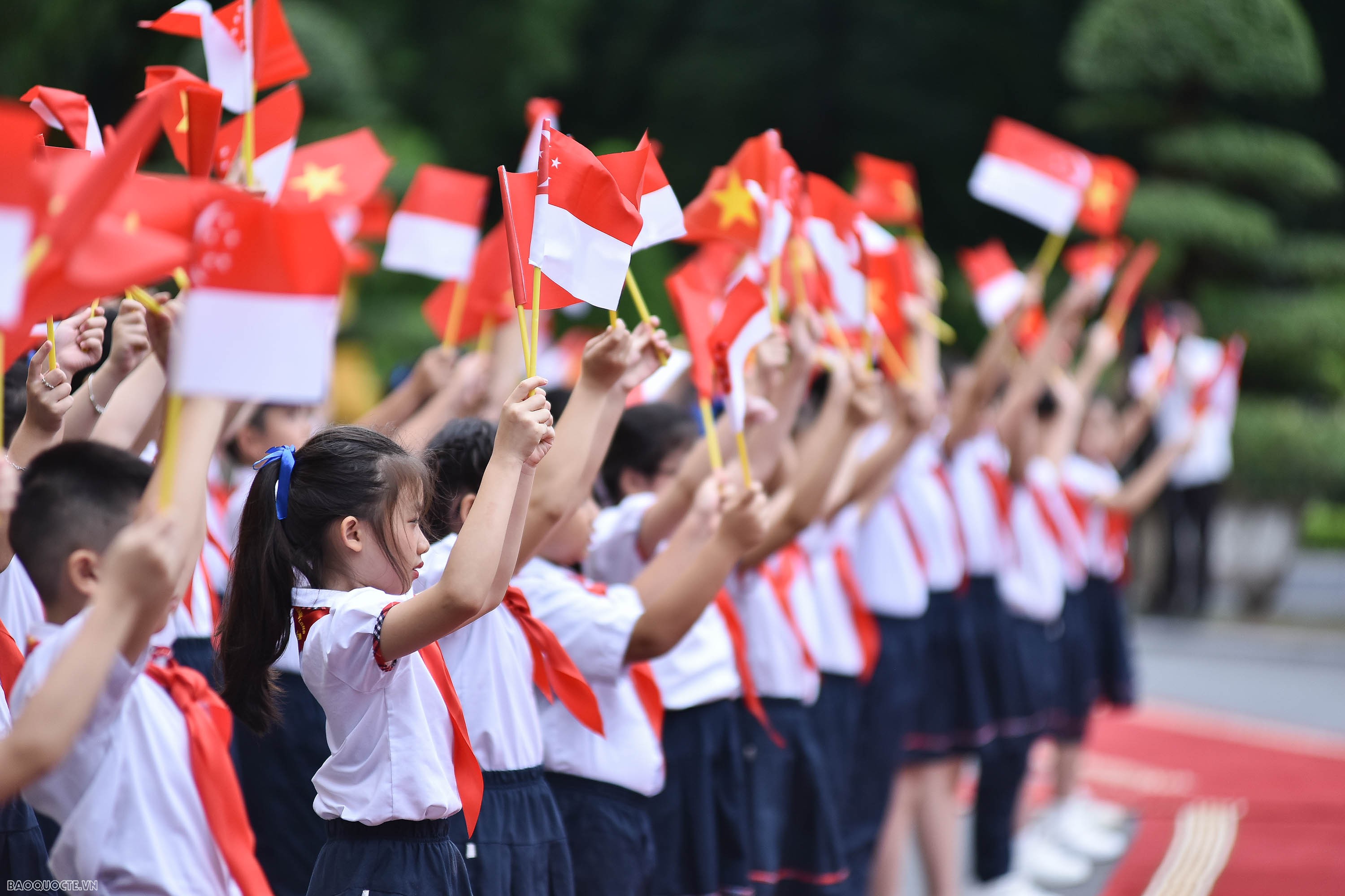 Thủ tướng Phạm Minh Chính chủ trì lễ đón chính thức Thủ tướng Singapore Lý Hiển Long