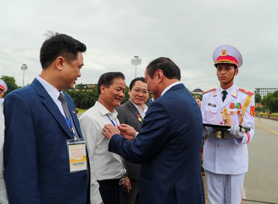 Hơn 300 gương điển hình tiên tiến ngành văn hóa, thể thao, du lịch làm lễ báo công dâng Bác ảnh 3