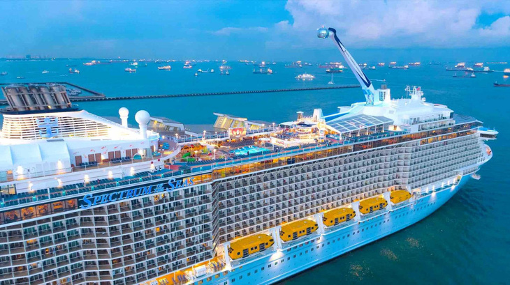 Tàu biển Spectrum of the Seas là con tàu lớn nhất đang vận hành ở châu Á - Ảnh: Saigontourist