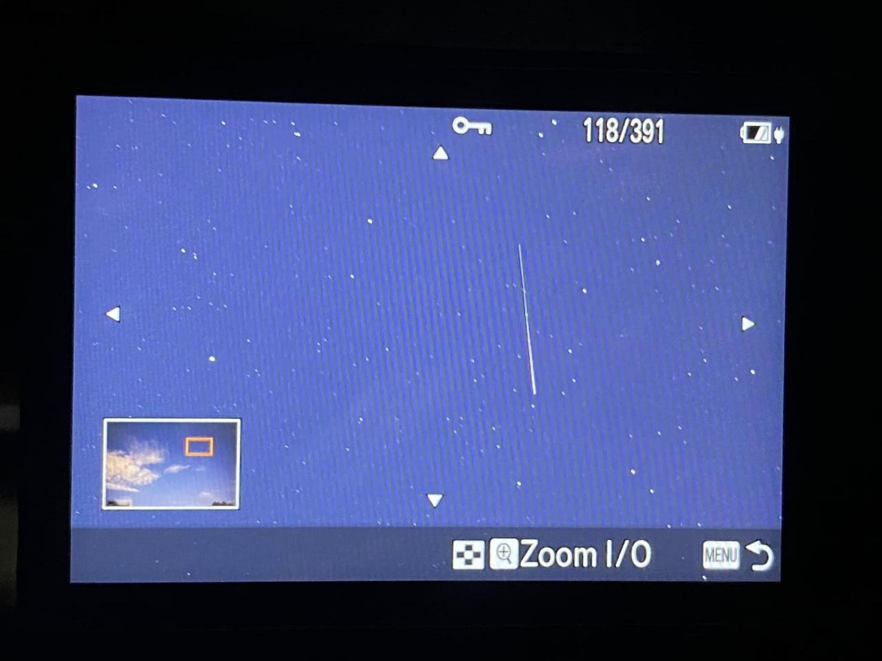 Ngắm mưa sao băng Perseids đẹp nhất 2023 vụt sáng bầu trời TP.HCM rạng sáng nay - Ảnh 3.