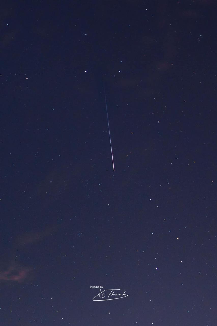 Ngắm mưa sao băng Perseids đẹp nhất 2023 vụt sáng bầu trời TP.HCM rạng sáng nay - Ảnh 4.