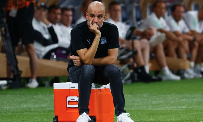 Guardiola trong trận giao hữu trước mùa giải khi Man City gặp Bayern. Ảnh: Reuters