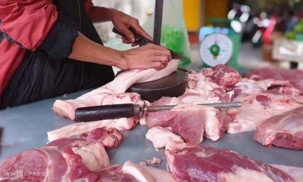 Hà Nội: Giá thịt lợn tại các chợ tăng từ 10.000- 15.000 đồng/kg ảnh 1