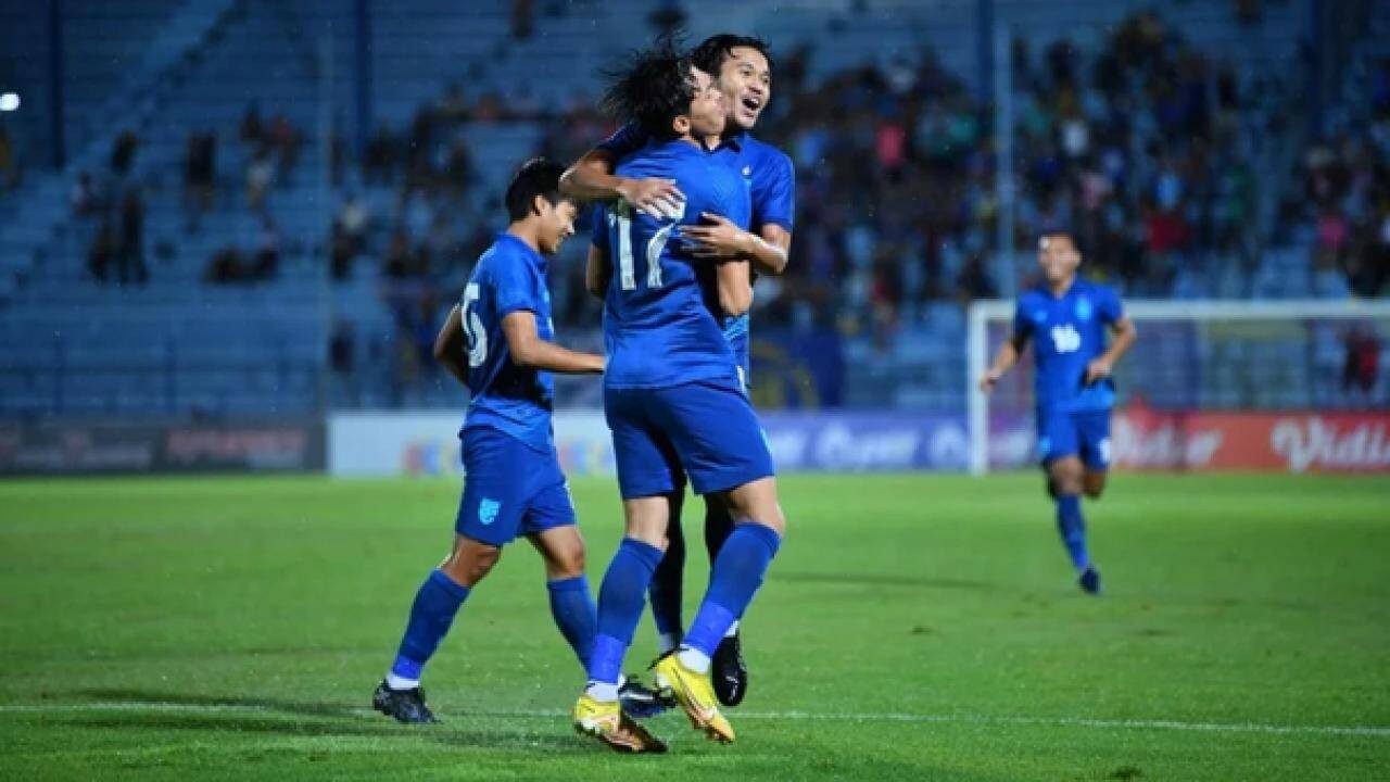 u23 Đông nam Á 2023: thắng dễ campuchia, thái lan lấy vé vào bán kết