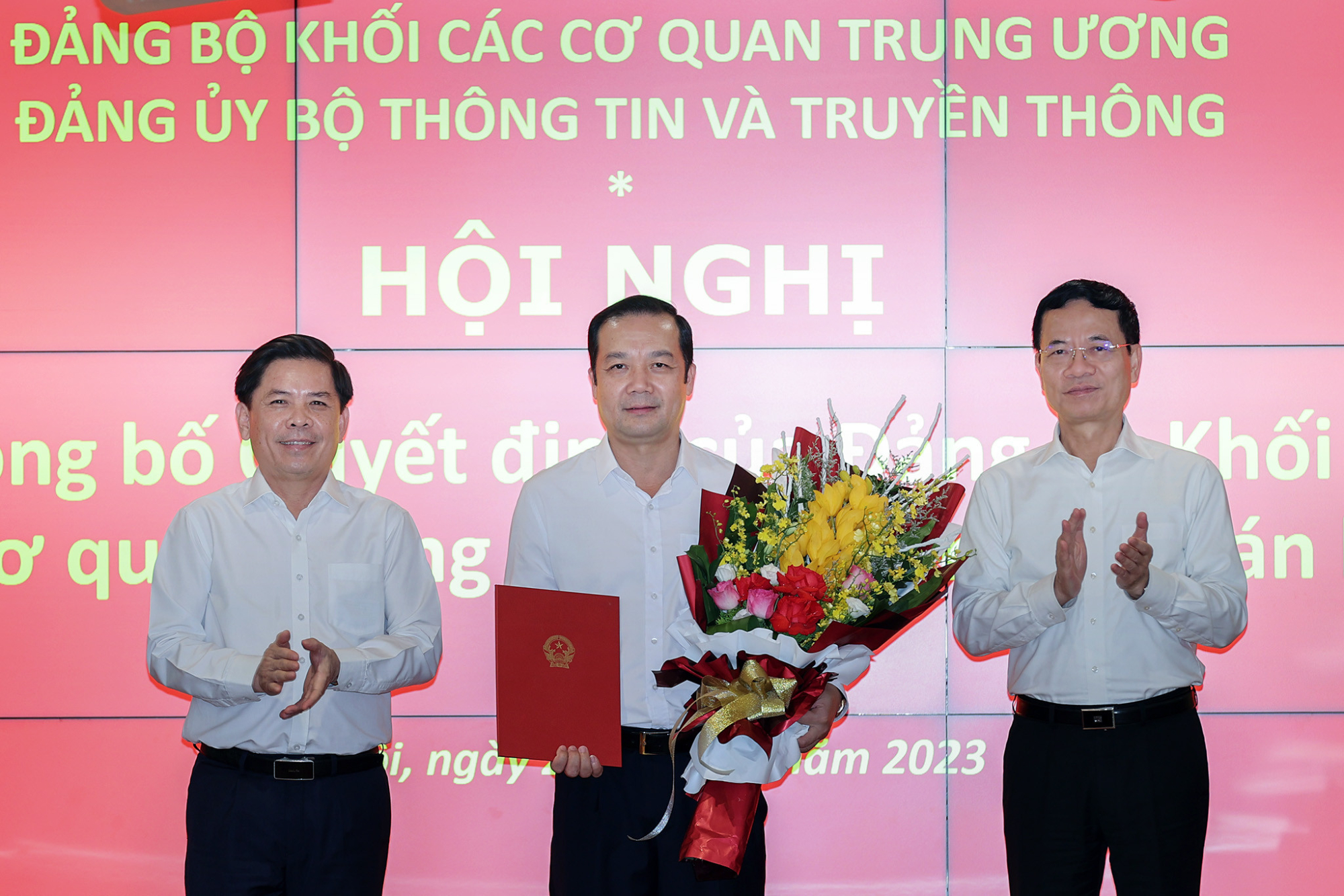 thu truong pham duc long giu chuc bi thu dang uy bo thong tin va truyen thong hinh 1