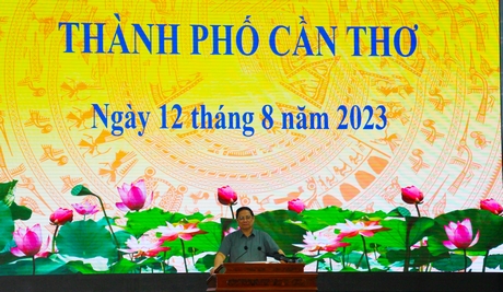 Thủ tướng Phạm Minh Chính có buổi làm việc với các bộ, ngành và lãnh đạo các tỉnh, thành khu vực ĐBSCL về tình hình sạt lở bờ sông, bờ biển vào chiều 12/8