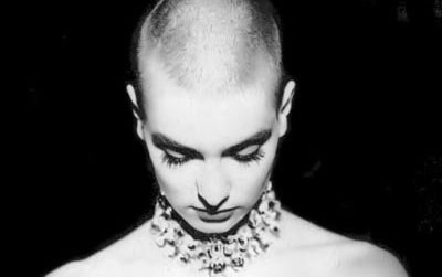 [EDIT] nu-ca-si-dau-troc-sinead-oconnor-lai-suyt-chet-vi-khung-hoang-16904198362551102575506