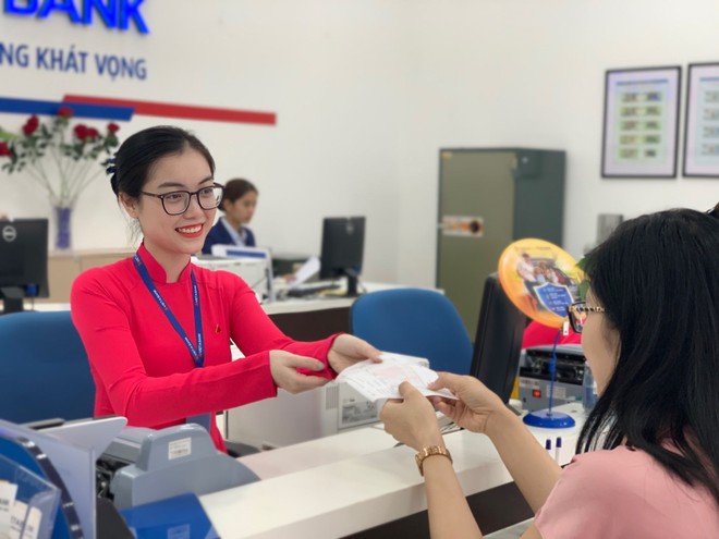 VietABank: Lợi nhuận giảm nhẹ nhưng lãi thuần dịch vụ tăng ảnh 1