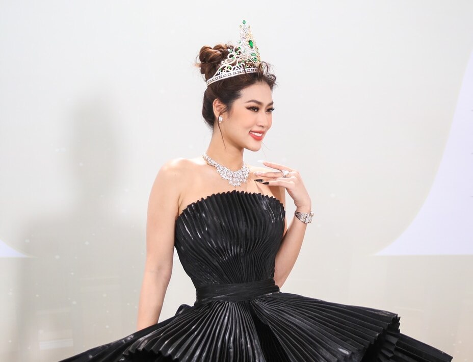 Chung kết Miss Grand Vietnam 2023: Trường Giang - Nhã Phương tình tứ trên thảm đỏ - Ảnh 1.