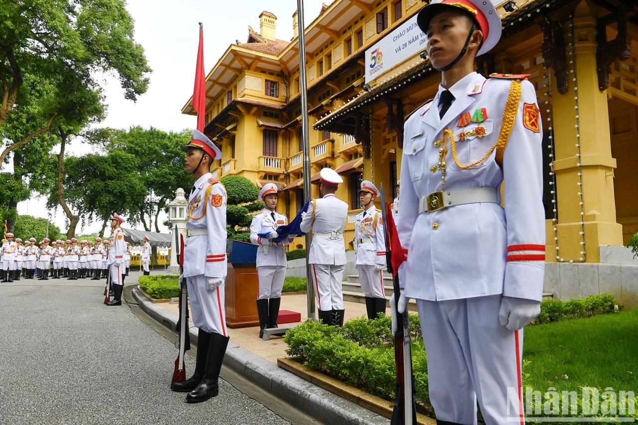 [Ảnh] Lễ thượng cờ kỷ niệm 56 năm thành lập ASEAN ảnh 9