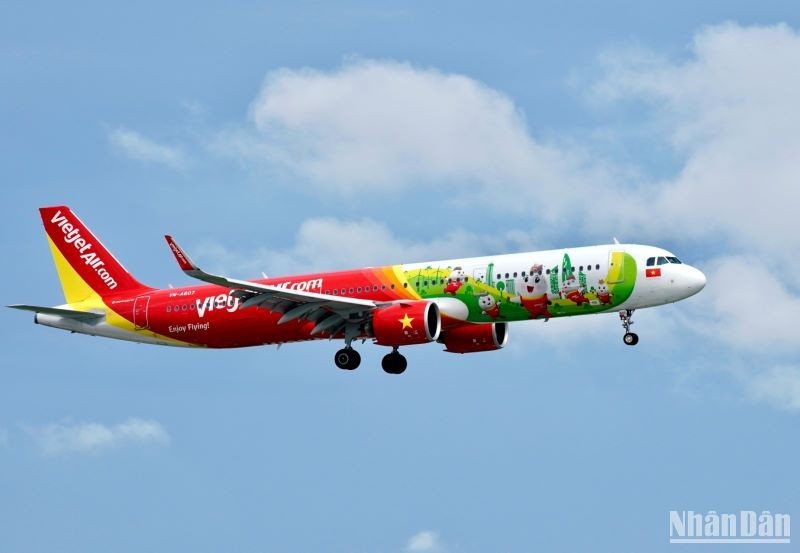 Vietjet trở thành hãng hàng không đầu tiên khai thác đường bay thẳng từ Thành phố Hồ Chí Minh đến Perth (Australia).