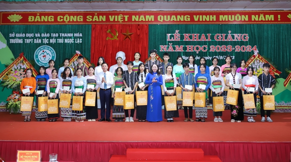 pho chu tich nuoc vo thi anh xuan du le khai giang tai thanh hoa hinh 2